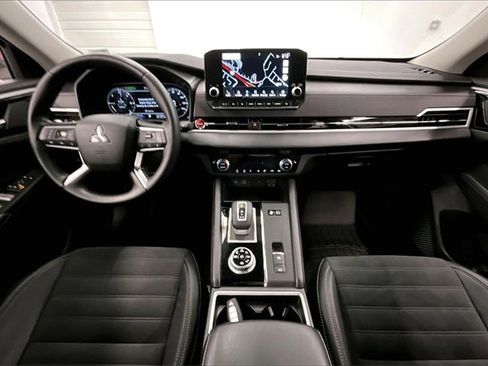 Used 2023 Mitsubishi Outlander Ralliart image 14