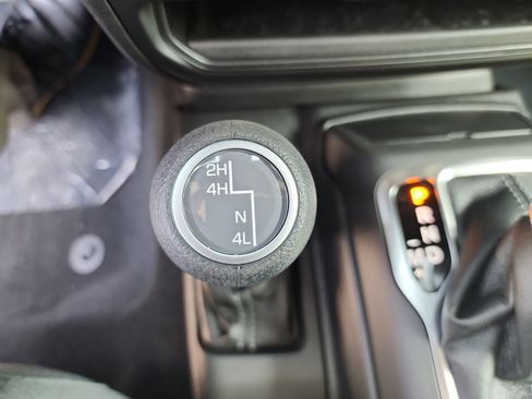 New 2025 Jeep Gladiator Sport image 8