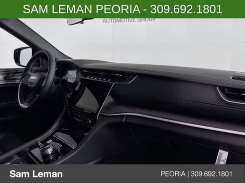 New 2025 Jeep Grand Cherokee Limited image 30