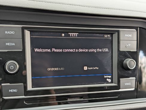 Used 2024 Volkswagen Jetta SE image 28