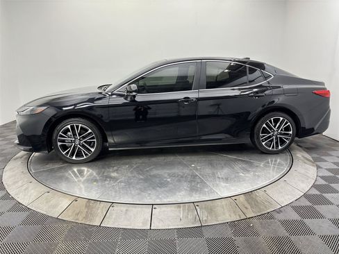 Used 2025 Toyota Camry XLE w/ Premium Plus Package AWD/4WD image 16