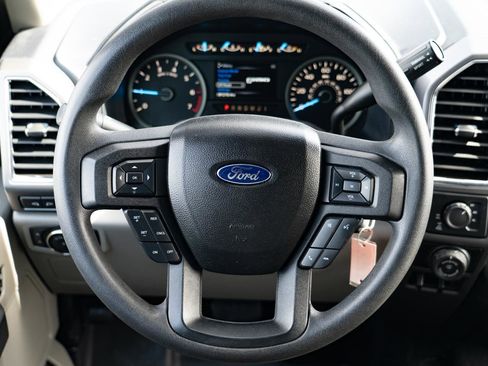 Used 2016 Ford F150 XLT w/ Trailer Tow Package image 17