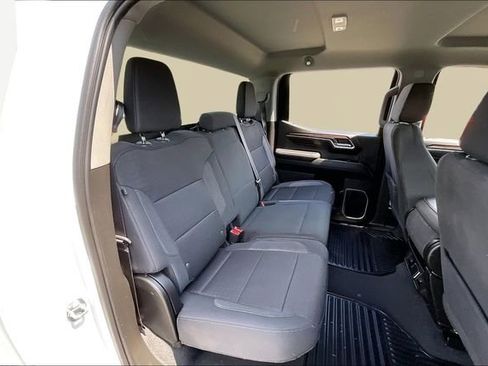 Used 2023 Chevrolet Silverado 1500 LT AWD/4WD image 17