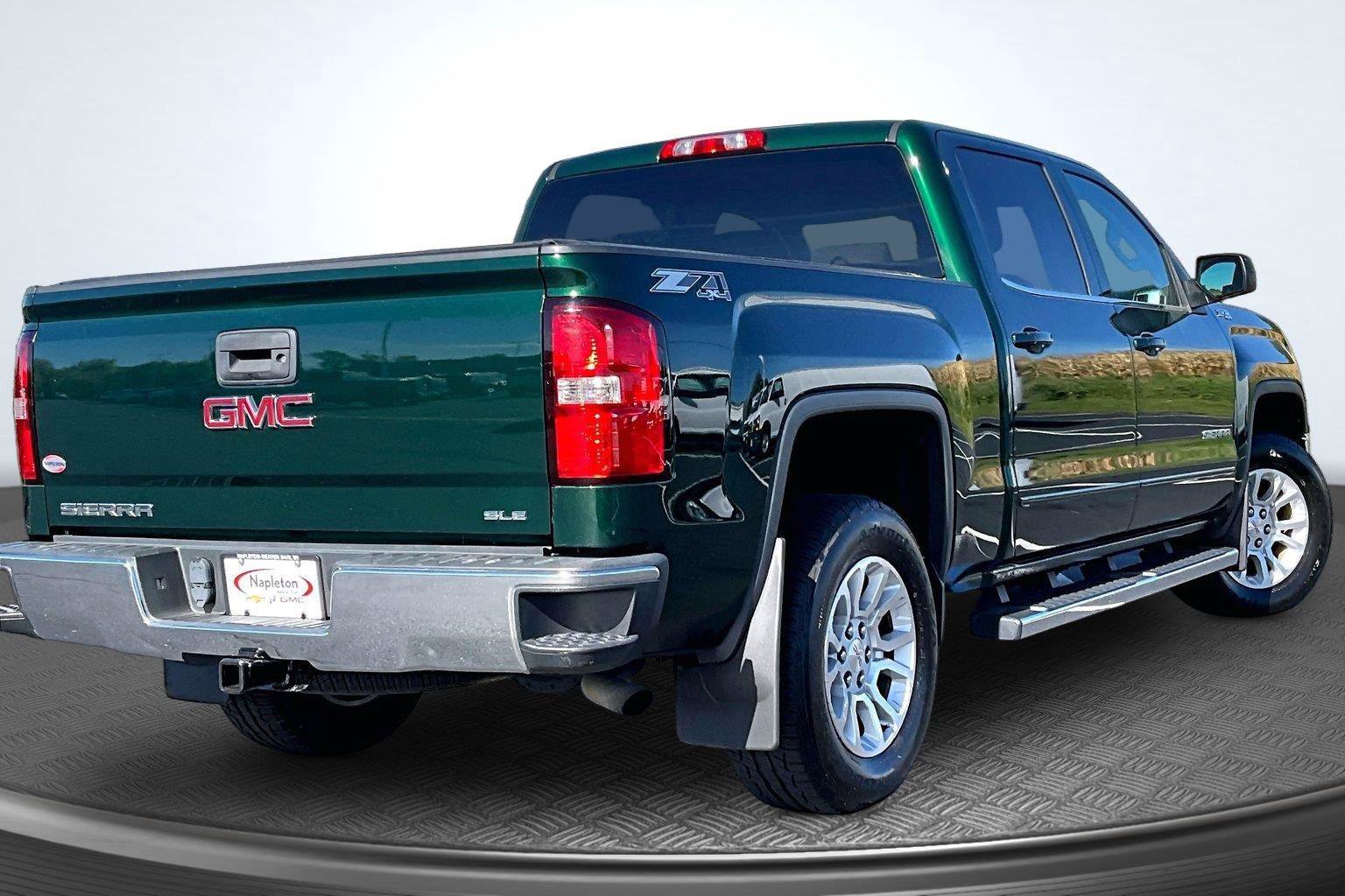 Used 2015 GMC Sierra 1500 SLE w/ SLE Value Package AWD/4WD image 2