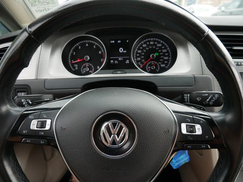 Used 2016 Volkswagen Golf S FWD image 25