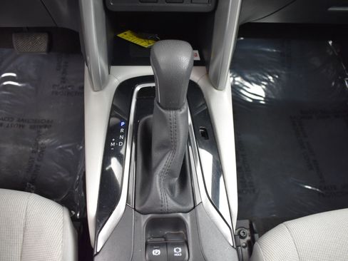 Used 2022 Toyota Corolla Cross LE image 10