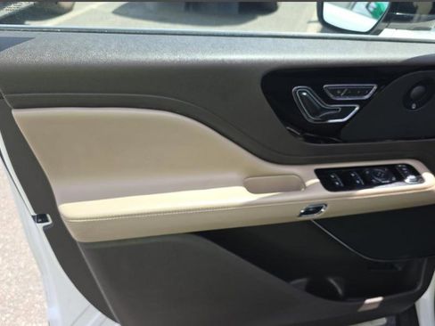 Used 2021 Lincoln Aviator Reserve w/ Elements Package Plus AWD/4WD image 10