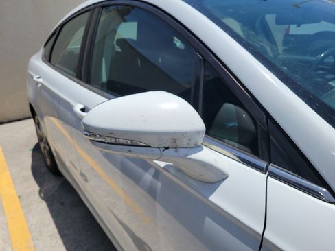 Used 2013 Ford Fusion SE FWD image 8