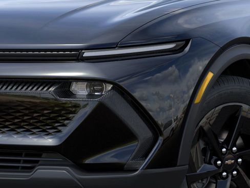 New 2026 Chevrolet Equinox EV LT image 11