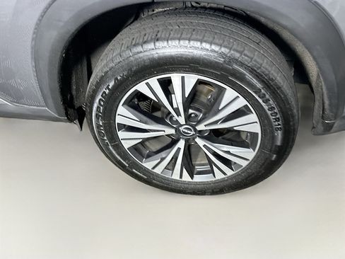 Used 2023 Nissan Rogue SV image 11