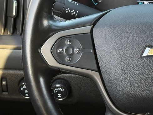Used 2018 Chevrolet Colorado Z71 w/ Z71 Midnight Edition image 12