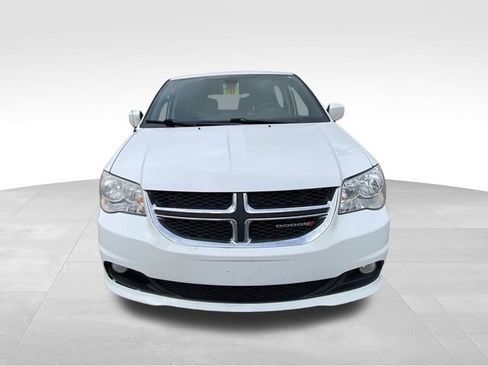 Used 2019 Dodge Grand Caravan SXT image 15