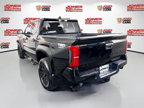 Certified 2025 Toyota Tacoma TRD Sport AWD/4WD image 2