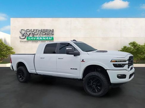 Used 2025 RAM 2500 Limited AWD/4WD image 7