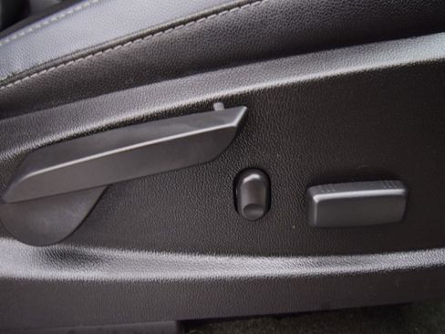 Used 2016 Chevrolet Colorado Z71 image 24