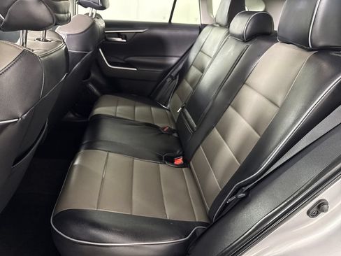 Used 2025 Toyota RAV4 XLE AWD/4WD image 13