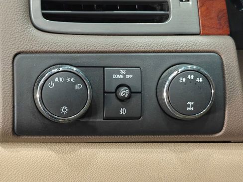 Used 2011 GMC Sierra 3500 SLT w/ SLT Convenience Package AWD/4WD image 10