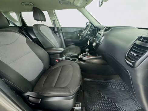 Used 2018 Kia Soul + FWD image 32
