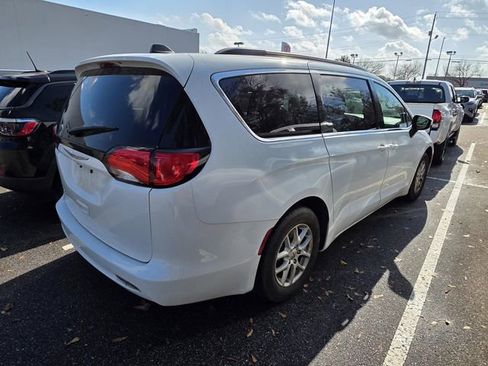 Used 2021 Chrysler Voyager Lxi image 2