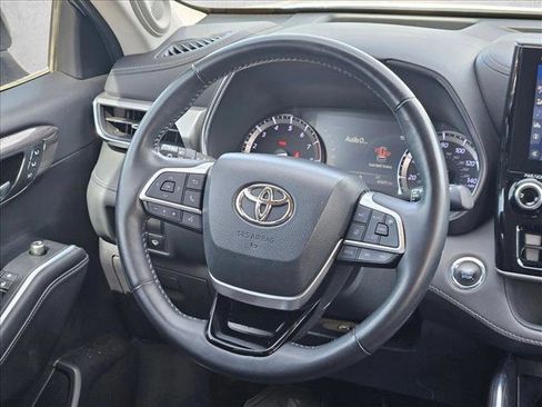 Used 2022 Toyota Highlander Platinum image 9