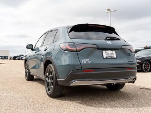 Used 2025 Honda HR-V Sport image 5
