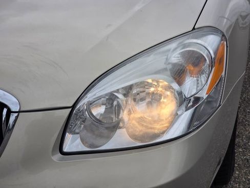 Used 2009 Buick Lucerne CXL FWD image 3