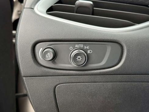 Used 2024 Chevrolet Malibu LT image 17