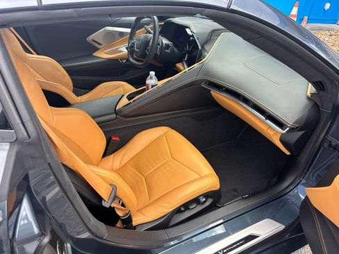 Used 2021 Chevrolet Corvette Stingray Premium Conv w/ Z51 Performance Package RWD image 5
