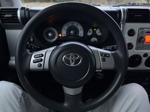 Used 2012 Toyota FJ Cruiser Base image 16