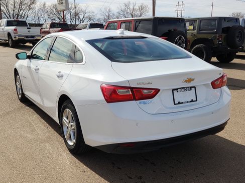 Used 2024 Chevrolet Malibu LT image 3