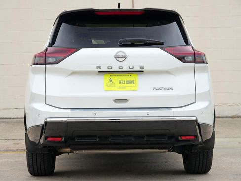 Used 2024 Nissan Rogue Platinum w/ Platinum Premium Package FWD image 10
