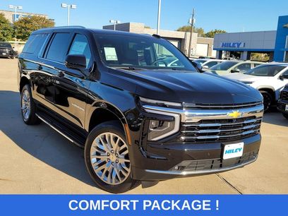 New 2026 Chevrolet Suburban LT w/ Comfort Package