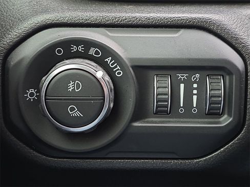 Used 2022 Jeep Gladiator Willys image 29