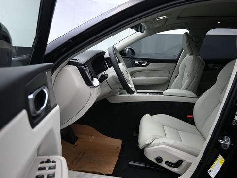 New 2026 Volvo XC60 B5 Ultra w/ Climate Package AWD/4WD image 11
