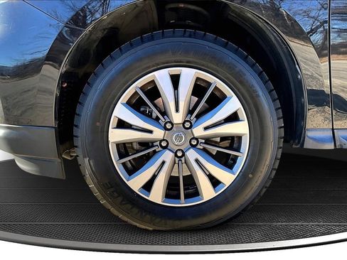 Used 2020 Nissan Pathfinder S image 33