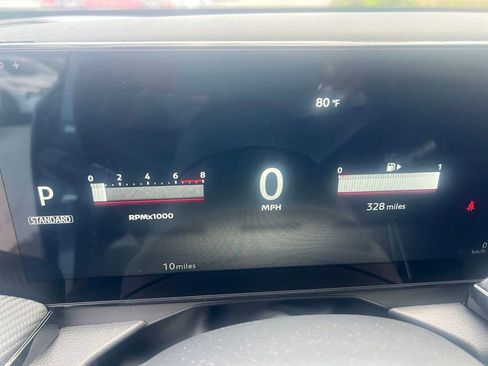 Certified 2025 Nissan Kicks SR image 17