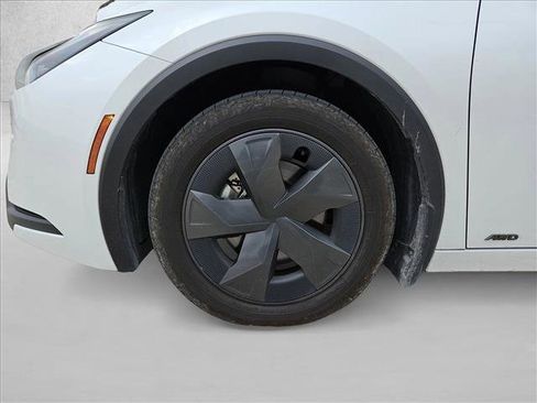 Used 2024 Toyota Prius LE image 21
