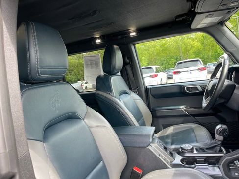 Used 2024 Ford Bronco Outer Banks AWD/4WD image 32