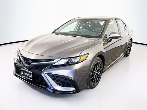 Used 2023 Toyota Camry SE w/ Cold Weather Package AWD/4WD image 3