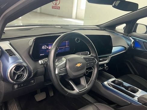 Used 2024 Chevrolet Equinox EV LT FWD image 10