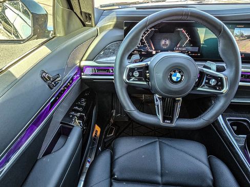 Used 2025 BMW 740i xDrive image 33