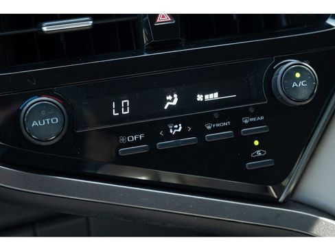 Used 2021 Toyota Camry SE FWD image 28