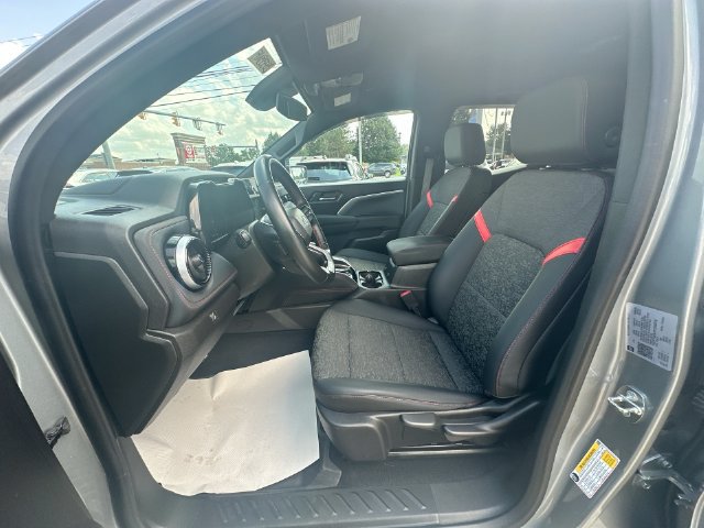 Used 2023 Chevrolet Colorado Z71 AWD/4WD image 29