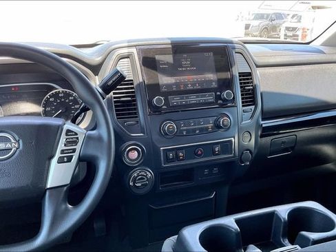 Used 2023 Nissan Titan SV AWD/4WD image 5