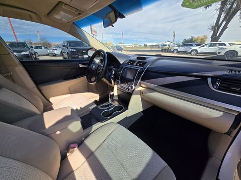 Used 2013 Toyota Camry LE image 16