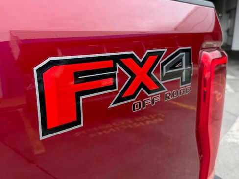 Used 2019 Ford F250 XLT w/ XLT Premium Package image 9