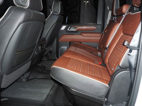 Used 2026 GMC Sierra 3500 Denali Ultimate image 13