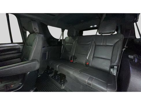 Used 2024 Chevrolet Suburban RST w/ Sport Performance Package AWD/4WD image 17