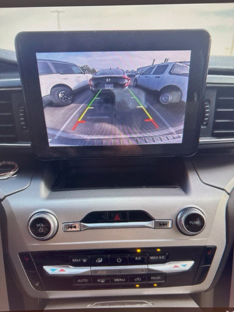 Used 2022 Ford Explorer XLT w/ Equipment Group 202A RWD image 7
