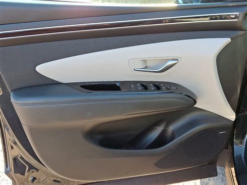 Used 2023 Hyundai Tucson Limited image 12